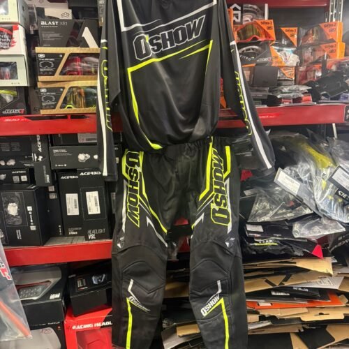 abbigliamto o'swho maglia pantalone e guanti nero e giallo fluo