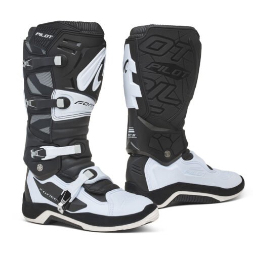 botte-tout-terrain-forma-bottes-pilot-rouge-noir